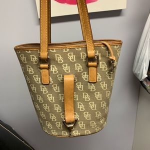 Dooney & Bourne Bag In great condition